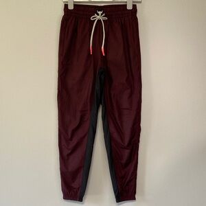 Under Armour Project Rock Women’s Burgundy and Black Pants Size XS